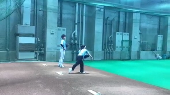 吉岡里帆、野球のピッチング練習動画が話題に「投げる姿も可愛い！」