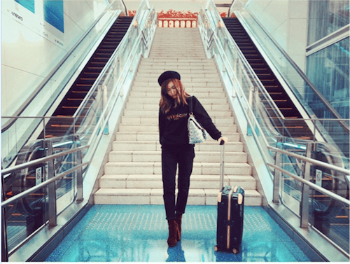 紗栄子、ロンドン行きの空港で佇む私服姿に称賛の声「毎日可愛い」「素敵！」