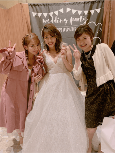 辻希美、後輩アイドルの結婚式出席もツッコミの嵐「なぜコート？」「ドピンクは引く」