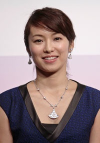 内山理名