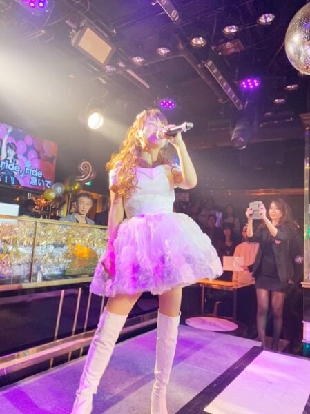 渡辺美奈代、マハラジャ9周年イベントの衣装に騒然「恥ずかしくないの？」