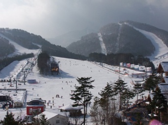 韓国・平昌の竜平スキーリゾート(「wikipedia」より)