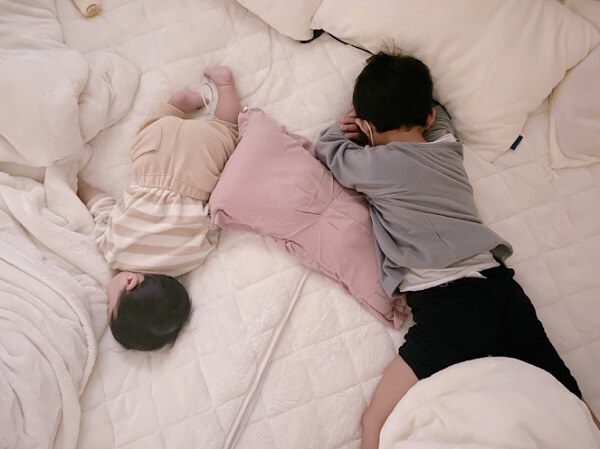 辻希美、子どもの寝姿披露もツッコミ集まったワケ「寝てるフリでは？」