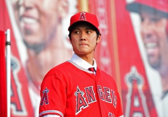 入団会見を行うロサンゼルス・エンゼルスの大谷翔平選手(写真:USA TODAY Sports/ロイター/アフロ)