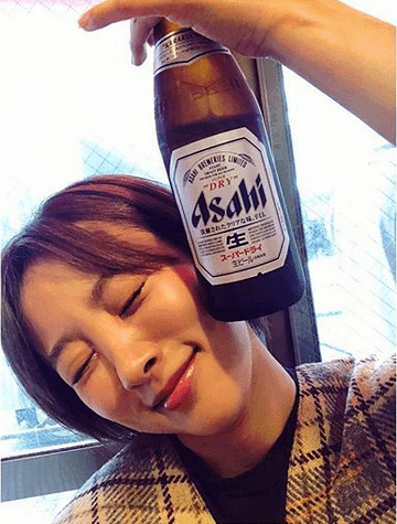 夏菜 瓶ビール片手に微笑む姿に 日本一ビールが似合う女優 と絶賛の声 Starthome