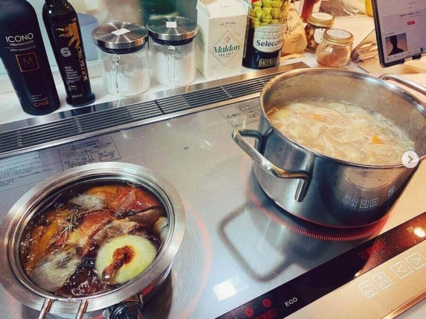 紗栄子、料理へのこだわり“ベジブロスのスープ”に反響「主婦の鏡ですね」