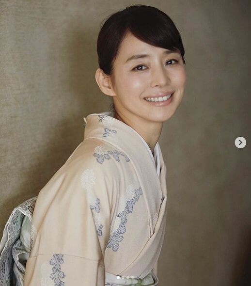 石田ゆり子、美しい着物姿を披露で称賛の嵐「「美しすぎてため息が出る」