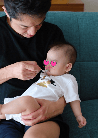 保田圭、息子の離乳食デビューに祝福の声、SNSで広がる「ママたちの輪」