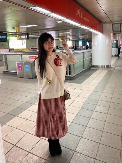 福原愛、初の台湾地下鉄で撮影した私服姿に賛否の声「可愛い」「ダサい」