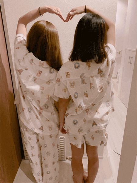 辻希美、娘とのお揃いのパジャマ姿にネットは騒然「体型まで似てる」「姉妹みたい」