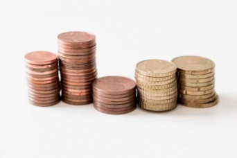実家暮らしで貯金できないのはなぜ!? しっかりお金を貯める方法