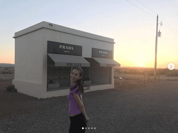 水原希子、砂漠地帯にあるPRADAで撮影した姿が話題に「これは衝撃的な一枚」