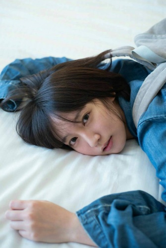 『吉岡里帆写真集(タイトル未定)』集英社