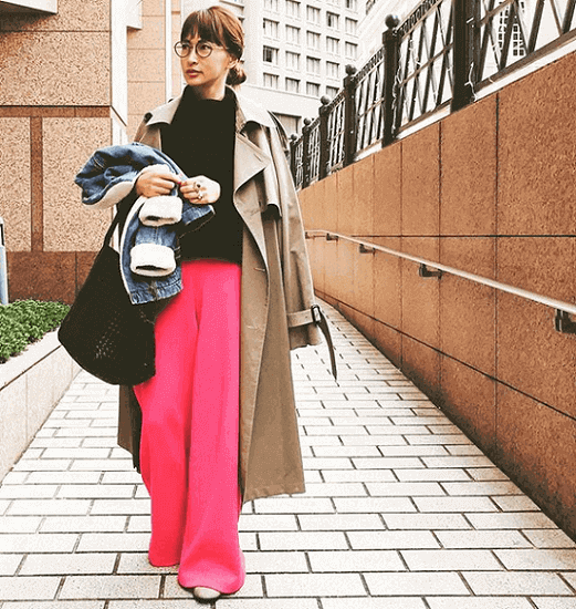長谷川京子、ピンクが映える休日の私服姿に「このパンツ欲しい」「こんなお母さん羨ましい」の声
