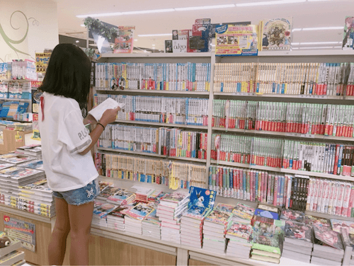 辻希美、「マナー違反でしょ！」書店内で撮影してブログ公開に批判殺到