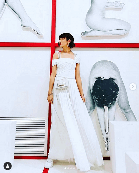 山田優、Diorの真っ白なワンピース姿に称賛の声「さすが」「かっこいい！」