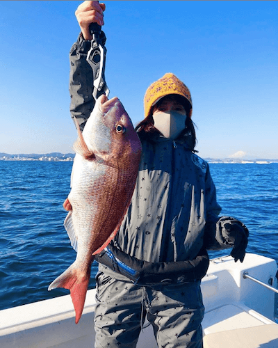 工藤静香、「おめで鯛が釣れました」海釣りで大物ゲットに驚きの声