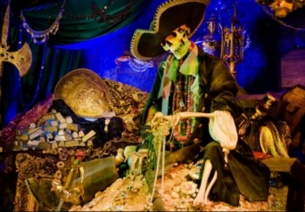 「Disneyland:Pirates of the Caribbean」より