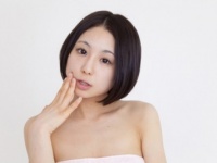 体型がマジで残念っ！　女性ホルモンが少なさそうな女性の特徴4つ
