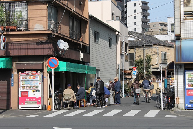 アベノミクスは失敗 東西ドヤ街で労働者に聞いてみた 1ページ目 デイリーニュースオンライン