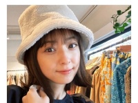 「世界でいちばんの美人です」佐々木希のもこもこ帽子姿がかわいすぎると話題