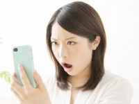 休日に上司から来たら「イラッとする」LNIE・6つ