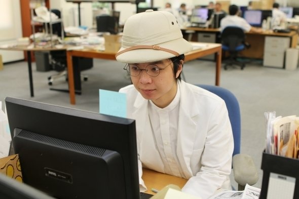 注文するT編集長。「領収書切れるかな......」