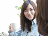 モヤモヤしがちな「女友だちへの結婚報告」、どんな方法がベストなの？
