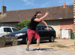 まるでロボットのような動きをする不思議なダンスパフォーマンスが凄い！
