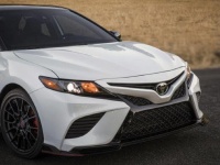 北米トヨタのカムリにTRDチューニングバージョンが登場！日本には設定のない3.5リッターV6エンジンの300馬力仕様！