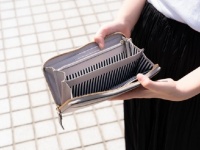 「初めての『1人でお買い物』は父への贈り物。消費税の概念知らず、小3の私はレジでパニックになり...」（東京都・30代女性）