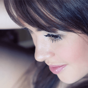 足を組みかえる