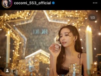 肩出しの美しいドレス姿にうっとり……。Cocomiのドレスアップ写真にインスタグラムでいいねが多数