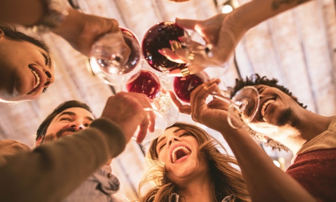 お持ち帰りアピールはNG！酔っ払い時、男から嫌われる女の特徴７つ