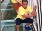中国の山に設置された“ガラス歩道”が色々な意味で嫌がらせすぎる…