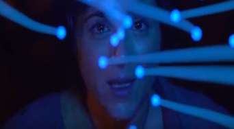 視聴者の退屈度をヘッドセットで読み取り人に応じて展開が変わる映画が開発される（イギリス研究）