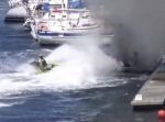 水上バイクの『水しぶき』で消火活動をする男性がかっこいい！