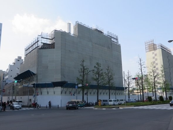 すぐに解体が始まった(16年4月撮影)