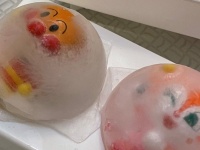 お風呂嫌いの2歳児が浴室へ直行！　育児ライフハック〝推し氷漬け作戦〟決行報告に10万いいねの大反響