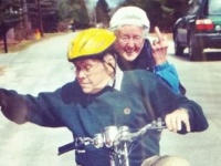 長生きの秘訣はユーモアを忘れないことなのかも。茶目っ気たっぷりなおちゃめなおじいちゃんとおばあちゃんの面白エピソード