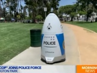 アメリカで導入されたロボット警官「ロボコップ」、助けを求めた女性を無視して「邪魔だからどいてください」