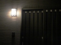 開けてくれー（画像はイメージ）