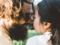 「たばこ臭いキス」って気になる？　男女の本音