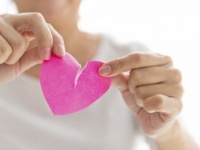 諦めるべき恋愛の特徴って？　脈なしサインと諦める方法・3つ