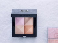 これひとつでお直し完了。コンパクトに持ち運べる多機能パレット