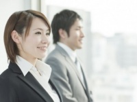 転職するなら「同業種」or「異業種」？　女性の転職経験者が語るメリットデメリット