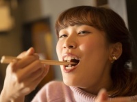 マジ近寄るなっ!!　息がくさそうな女性の特徴6つ