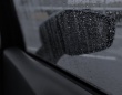 「沖縄旅行中、ひどい雨に降られて濡れ鼠に。横を通った乗用車の窓が開き、助手席から...」（神奈川県・30代男性）
