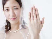 【女の嘆き】婚活していた友人がお先に入籍！　このまま私だけ取り残されちゃうの？