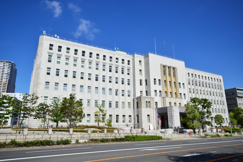 女子生徒の髪を強く引っ張る暴行『生徒は出血』　府立高校教諭(58)懲戒処分　「先生やめて。暴力はあかん」と止めたが…